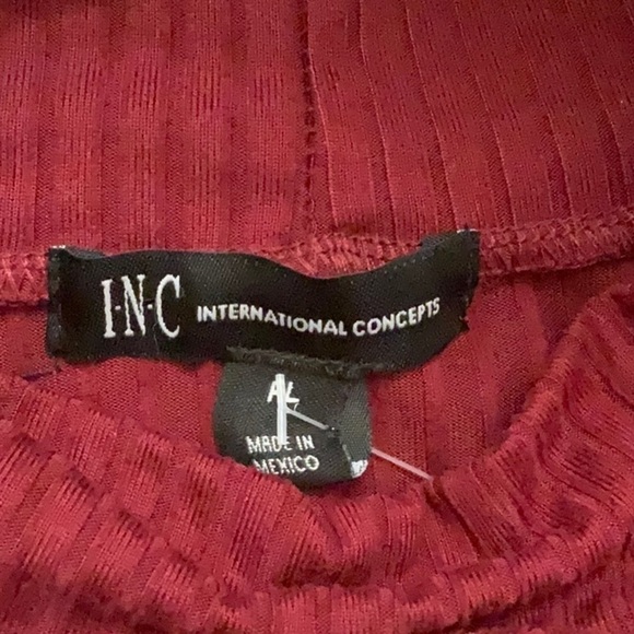 INC-INTERNATIONAL Concepts burgundy long sleeves top with keyhole details. PL - Picture 3 of 4